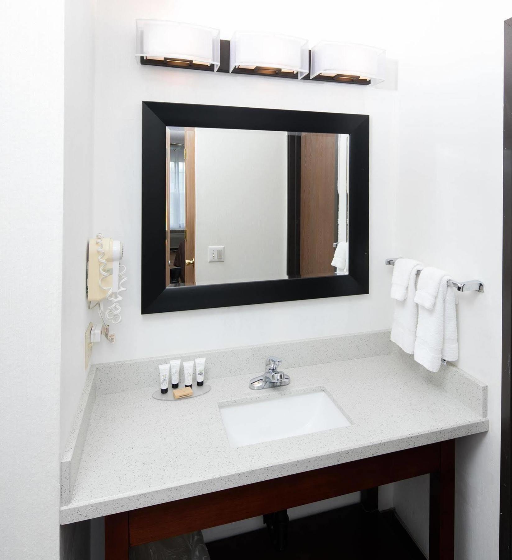 Red Lion Inn & Suites Auburn Dış mekan fotoğraf